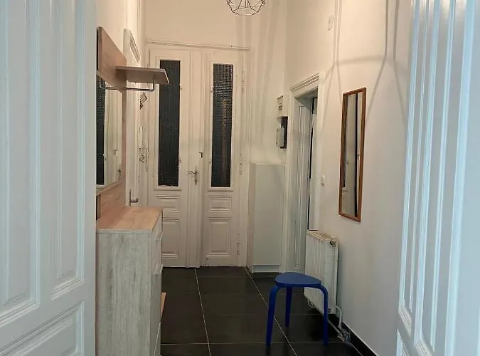 Centrally-located Authentic * Vienna