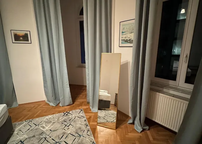 Apartment Centrally-located Authentic
